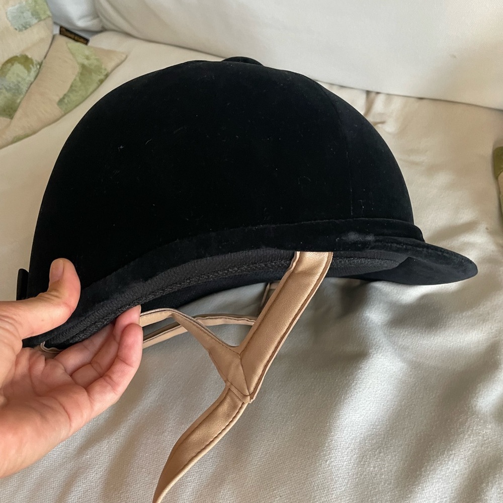 Charles Owen brand new equestrian helmet - Hampton Hat velvet size 7 1/4